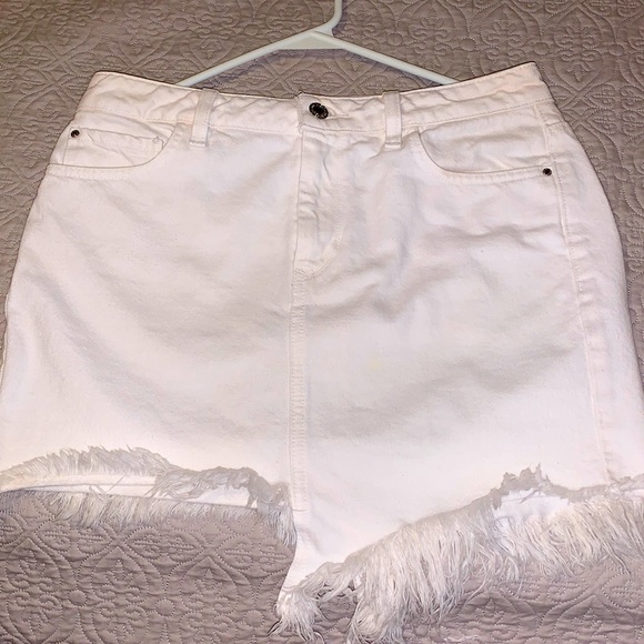 Guess mini white jeans skirt asymmetrical raw hem - Picture 1 of 5